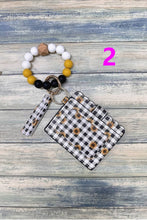 Load image into Gallery viewer, WESTERN PRINT SILICONE BEADED BRACELET CARD HOLDER KEYCHAIN
