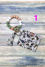 Load image into Gallery viewer, WESTERN PRINT SILICONE BEADED BRACELET CARD HOLDER KEYCHAIN
