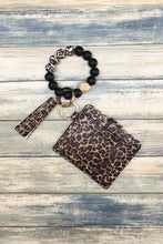 Load image into Gallery viewer, LEOPARD SILICONE BEADED BRACELET CARD HOLDER KEYCHAIN

