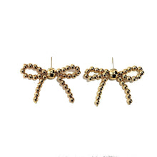 Load image into Gallery viewer, WESTERN NAVAJO PEALR RIBBON EARRINGS: Silver
