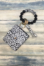 Load image into Gallery viewer, LEOPARD SILICONE BEADED BRACELET CARD HOLDER KEYCHAIN
