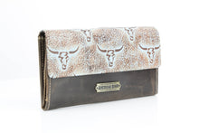 Load image into Gallery viewer, Women’s Brown Turquoise Bison Clutch ABLW 18-2548
